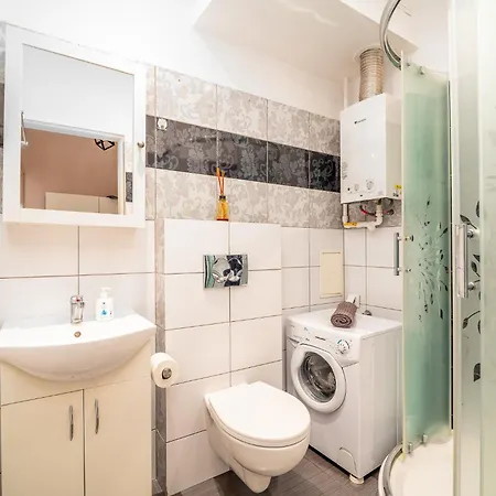 Pod Papugami By Meadow